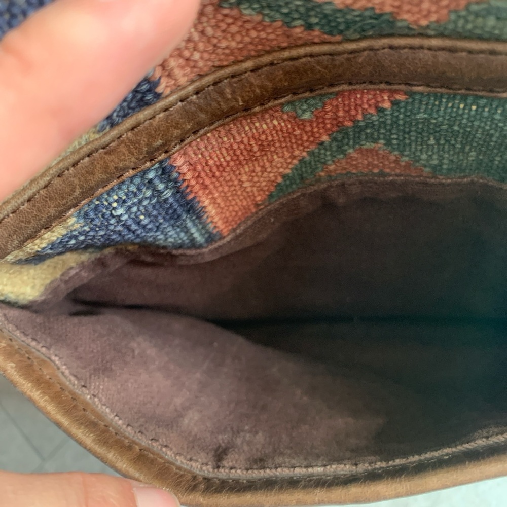 Vintage Wool and Leather Kilim Bag - Picture 4 of 7